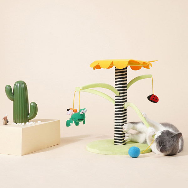 Zgarietor vertical din lemn pentru pisici