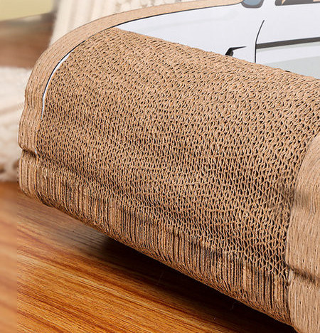 Zgarietor de pisici in forma de masina