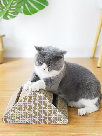 Τριγωνικό σκαρίφημα με κυματοειδές χαρτί για γάτες