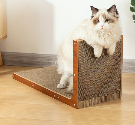 Ξύλινο σκαρίφημα με κυματοειδές χαρτί για γάτες
