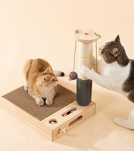 Mačka škrabalica s privjeskom - dvije boje