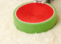 Mitmes värvitoonis ümmargune kraabits kassidele