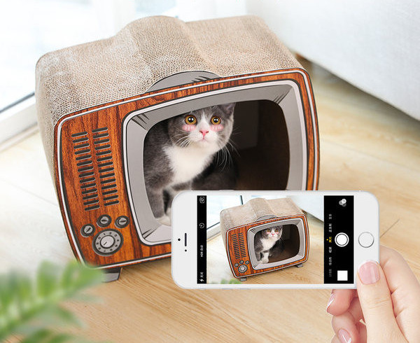 Grebalica za mačke u obliku televizora