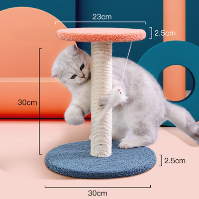 Vertikalna drvena penjalica sa grebalom za mačke