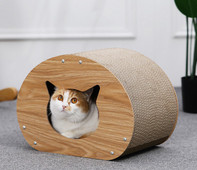 Drvena kućica sa škrabanicom