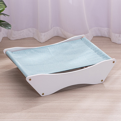 Pat pentru pisici cu zgarietoare