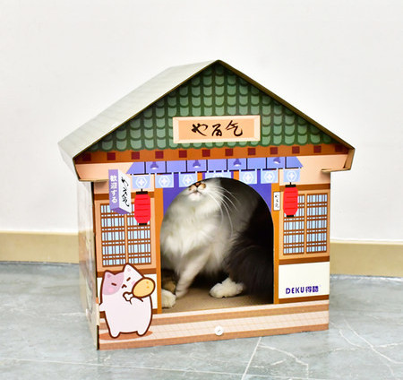 Zgarietor in forma de casa pentru pisici
