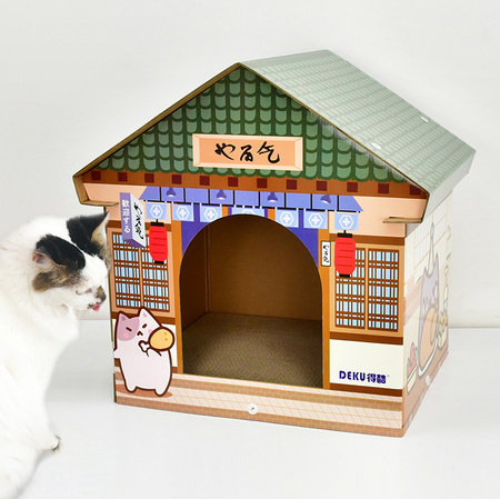 Zgarietor in forma de casa pentru pisici