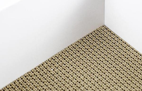 Zgarietor din carton pentru pisici