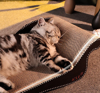 Ξύστρα γάτας σε σχήμα καναπέ