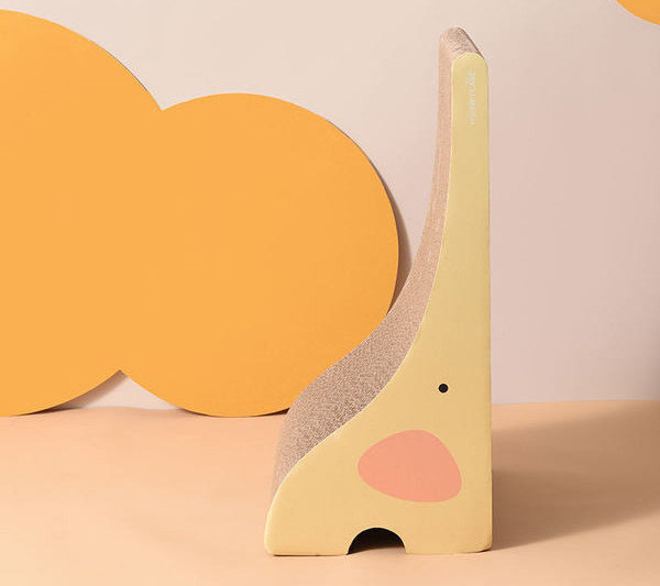 Scarlet pentru pisici cu hartie ondulata - trei modele