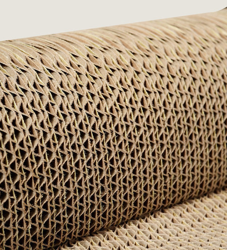 Kačių sofa su draskytuku – keli modeliai