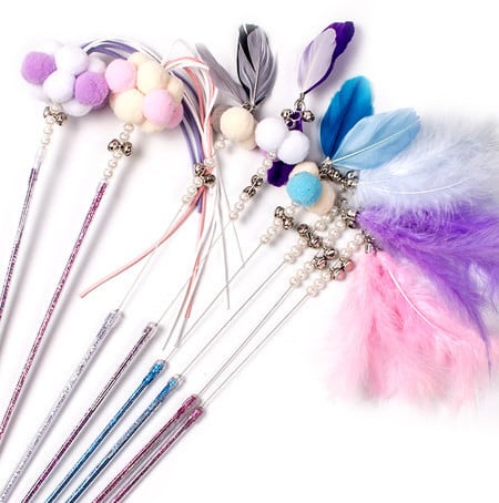 Kačių žaislinė meškerė – skirtingi modeliai