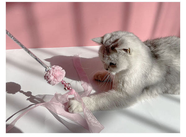 Õngeritv mänguasi udusulgede ja sulgedega