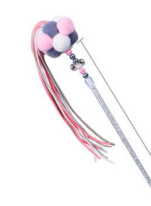 Igračka štap s perjem i metalnim elementima za mačke