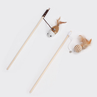 Igračka štap s perjem i metalnim elementima za mačke