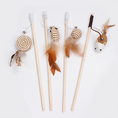 Igračka štap s perjem i metalnim elementima za mačke
