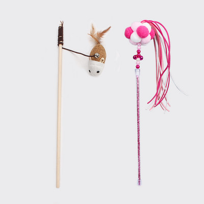 Igračka štap s perjem i metalnim elementima za mačke