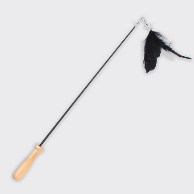 Igračka štap s perjem i metalnim elementima za mačke