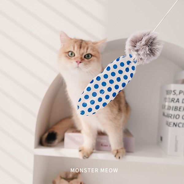 Jucărie distractivă pentru pisici cu pene și pompon