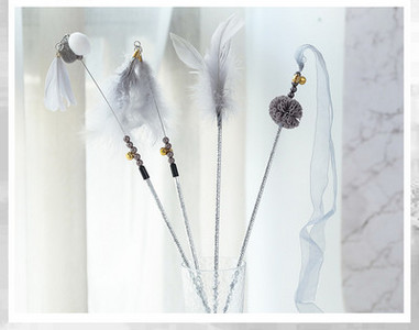 Διασκεδαστικό παιχνίδι γάτας με φτερά - ένα σετ τριών ή περισσότερων τεμαχίων