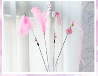 Διασκεδαστικό παιχνίδι γάτας με φτερά - ένα σετ τριών ή περισσότερων τεμαχίων