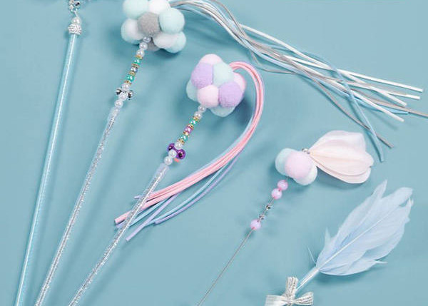 Jucărie pentru pisici - cu pene