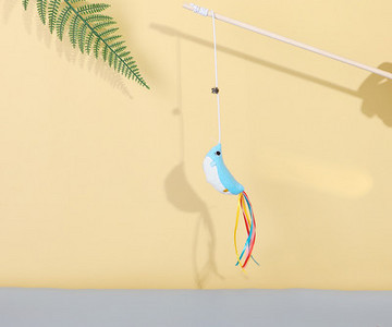 Jucărie pentru pisici pe undița de tip frânghie