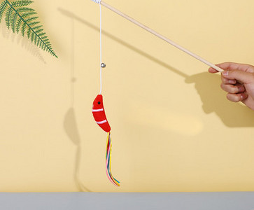 Jucărie pentru pisici pe undița de tip frânghie