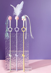 Jucărie distractivă pe un băț pentru o pisică