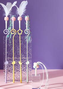 Jucărie distractivă pe un băț pentru o pisică