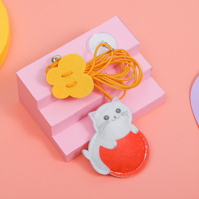 Πολύχρωμο μενταγιόν γάτας κατάλληλο για παιχνίδι