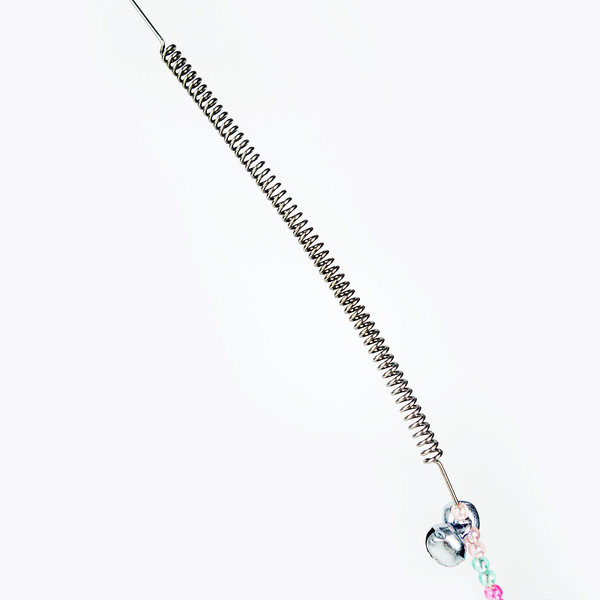 Mänguasi sobib sulgedega kassidele