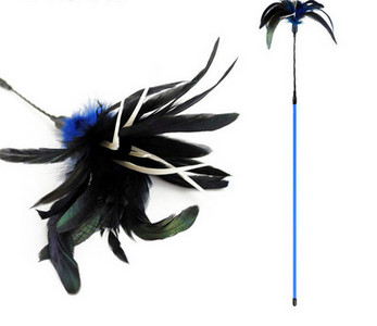 Kassi mängupulk sulgedega