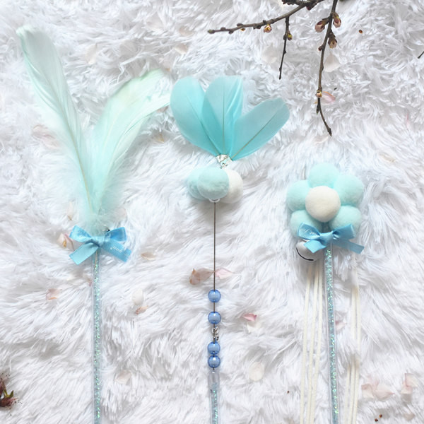 Jucărie pisică cu pene - mai multe modele