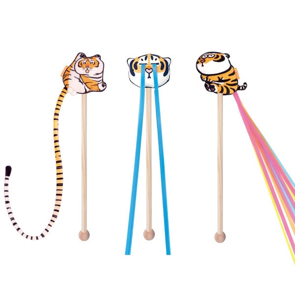 Jucărie din lemn tip undiță pentru pisici