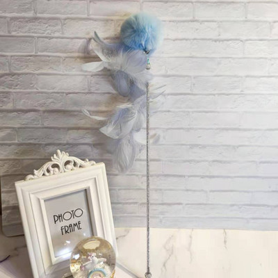 Jucărie pentru pisici tip undiță cu pene colorate