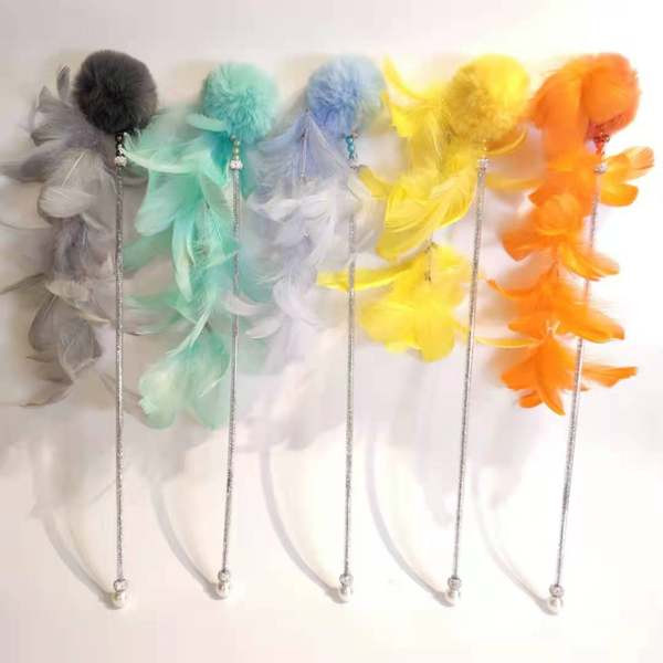 Jucărie pentru pisici tip undiță cu pene colorate