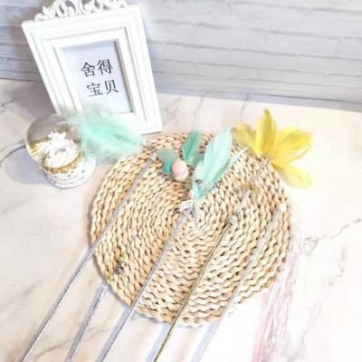 Παιχνίδι γάτας - ένα ραβδί με φτερά