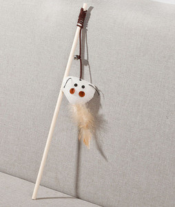 Jucărie pentru pisici cu pene și perle