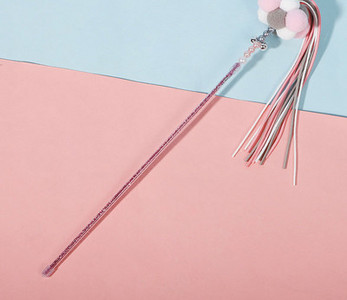 Jucărie pentru pisici cu pene și perle