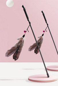 Jucărie pisică cu pene mai multe modele