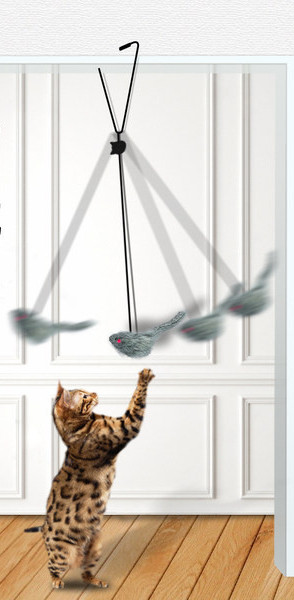 Viseća igračka za mačke s elastičnim užetom