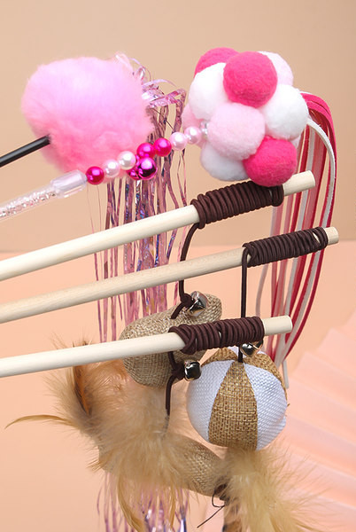 Kaķu rotaļlieta ar kuloniem - vairāki modeļi