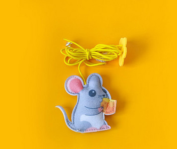 Παιχνίδι με καλάμι γάτας με διαφορετικά μενταγιόν