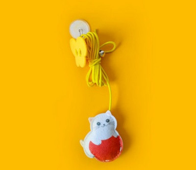 Παιχνίδι με καλάμι γάτας με διαφορετικά μενταγιόν