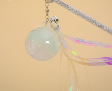 Παιχνίδι για γάτες με μενταγιόν