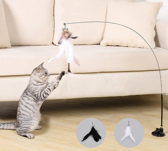 Mačka igračka zvono s perjem