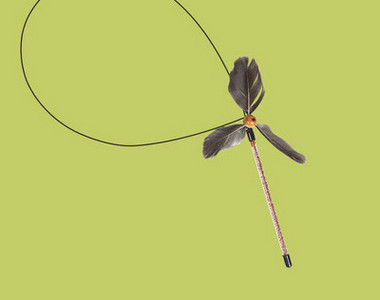 Mačka igračka zvono s perjem