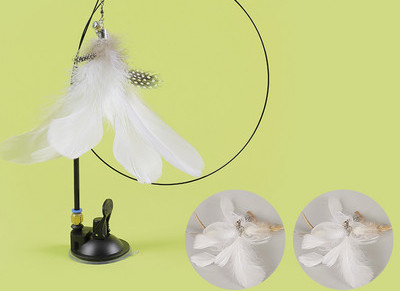 Mačka igračka zvono s perjem